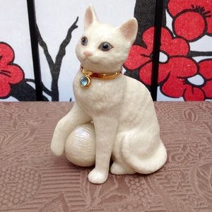 Lenox Porcelain Cat & Yarn Ball Figurine